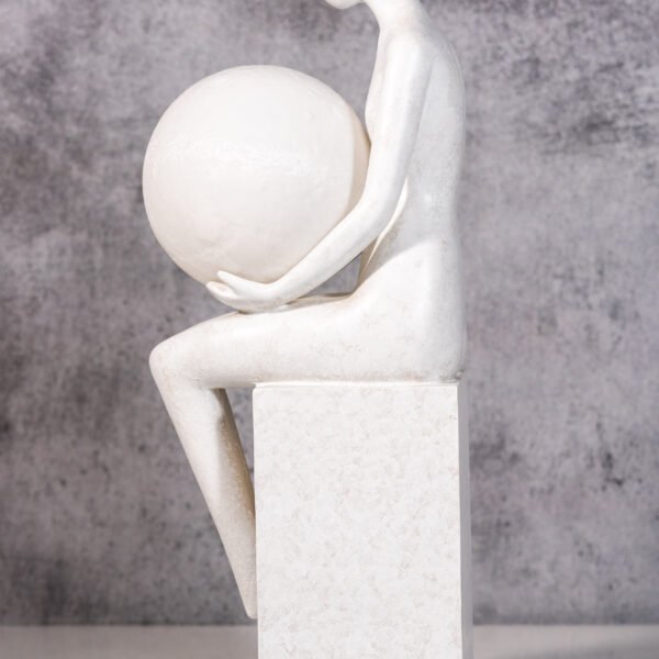 Abstract 3D-printed Sculpture of a Contemplative Figure Holding a Sphere, Symbolizing Thought and Creation in a Minimalist Aesthetic
