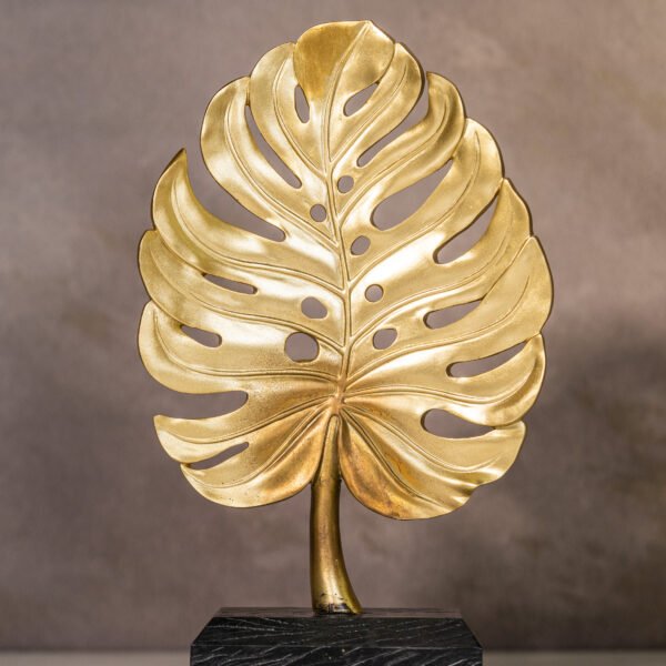 Elegant Gold-Finished Monstera Leaf Sculpture a Modern Art Piece Bringing Tropical Sophistication to Home Decor